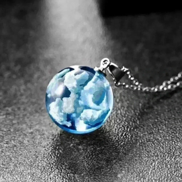 Cloud Necklace - Picture 1 of 1